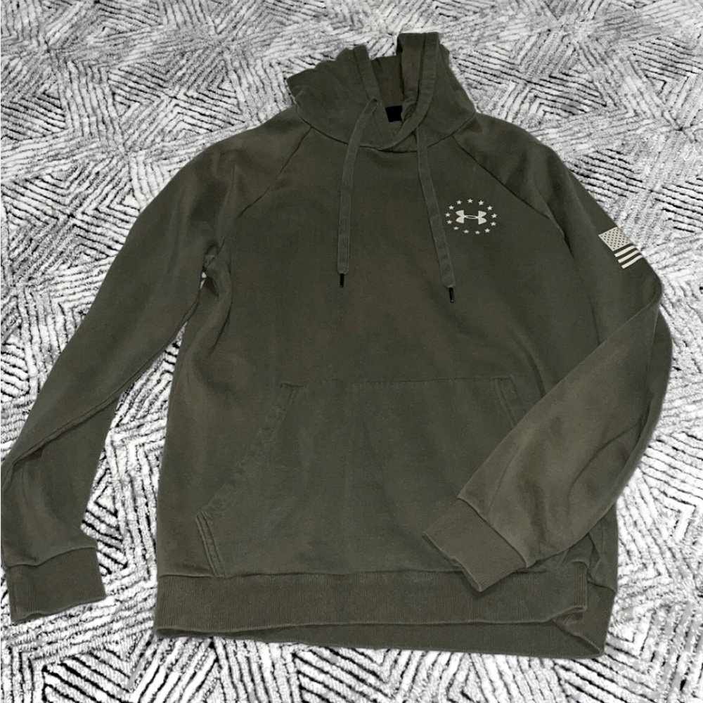 Men’s Under Armour hoodie